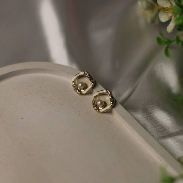 Rhombus Pearl Studs